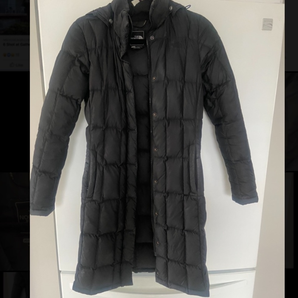 *MOVING! SEND OFFERS* Women Long North Face Jacket